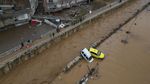 Penampakan Banjir Bandang Terjang Korban Gempa Turki