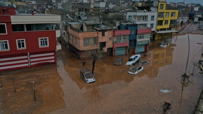 Penampakan Banjir Bandang Terjang Korban Gempa Turki