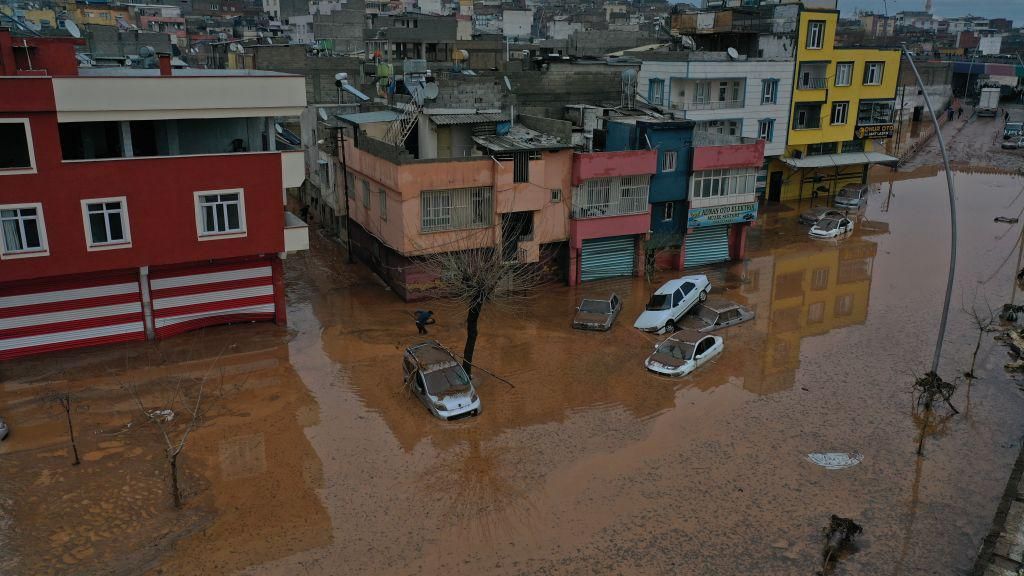 Penampakan Banjir Bandang Terjang Korban Gempa Turki