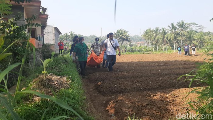 Penemuan mayat petani di Bojonghegar, Gunungtandala, Kawalu, Kota Tasikmalaya pada Kamis (16/3/2023).