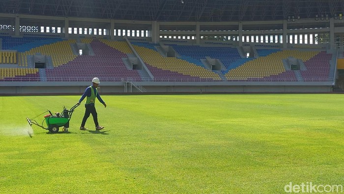 Persiapan Stadion Manahan Solo jelang Piala Dunia U-20 2023