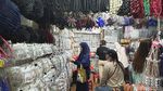 Potret Pasar Tanah Abang Ramai Pengunjung Jelang Ramadan