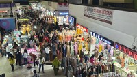 Diprediksi puncak keramaian Pasar Tanah Abang akan terjadi pekan depan.