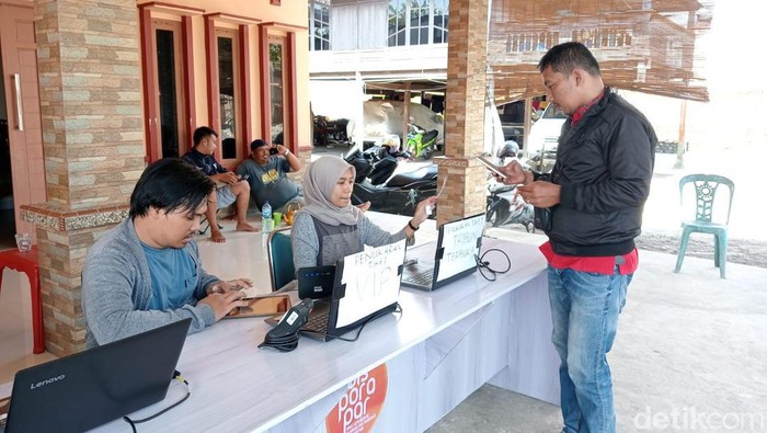Proses penukaran tiket di Parepare menjelang PSM Vs Bhayangkara FC.