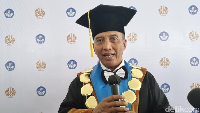 Rektor Unesa Prof Nurhasan