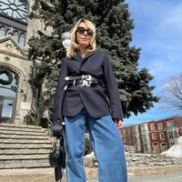 Aku ingin menginspirasi wanita bahwa kamu tidak harus berhenti berdandan dengan cara tertentu hanya karena kamu berusia 50 atau 60, ujar Roslyn.Foto: Instagram @howrosdoesit