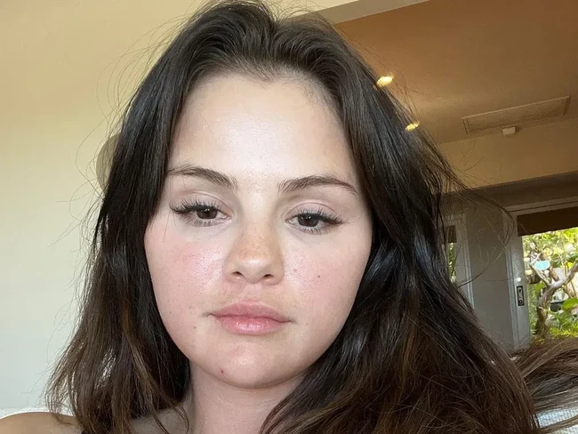 Dalam waktu delapan menit, foto selfie Selena tanpa riasan mendapat satu juta like. Foto: dok. Instagram