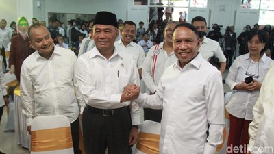Potret Zainudin Amali Serahkan Jabatan Menpora ke Plt Muhajir Effendy