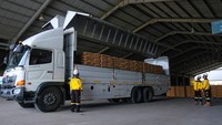 SIG mengelola lebih dari 1.200 jalur transportasi darat dan lebih dari 100 jalur transportasi laut untuk mendukung kelancaran pasokan bahan bangunan ke berbagai wilayah di Indonesia. Corporate Secretary SIG, Vita Mahreyni mengatakan, SIG mampu mencatatkan kinerja positif pada2022 di tengah kondisi pasar yang mengalami kontraksi dan peningkatan biaya energi.