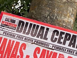 Duh! Iklan Ilegal Bertebaran di Jl LLRE Martadinata Bandung