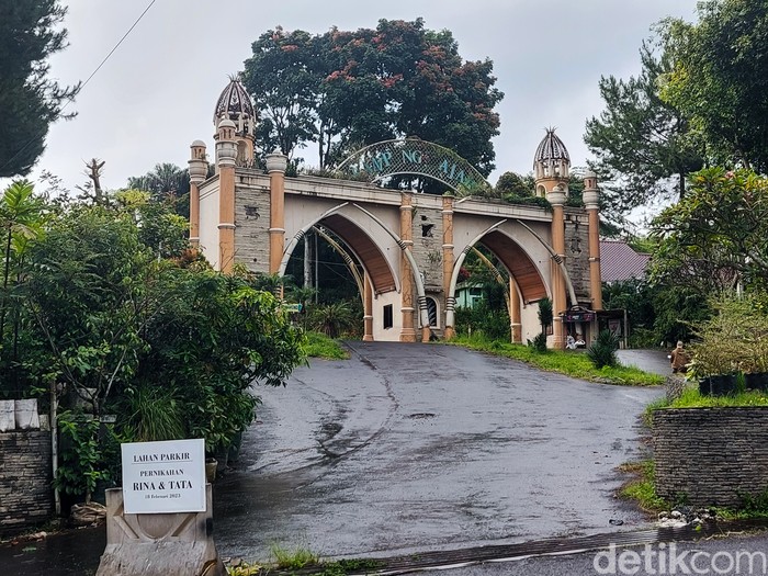 Suasana terkini Kampung Gajah di Bandung Barat.