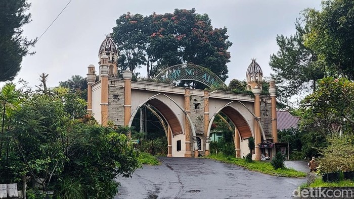 Suasana terkini Kampung Gajah di Bandung Barat.