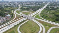 Penyesuaian tarif tol pada ruas Jalan Tol Kunciran–Serpong dimulai 19 Maret 2023 pukul 00.00 WIB. Foto: Jasa Marga