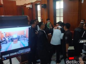 2 Polisi Terdakwa Tragedi Kanjuruhan Divonis Bebas, Ini Pendapat Hakim