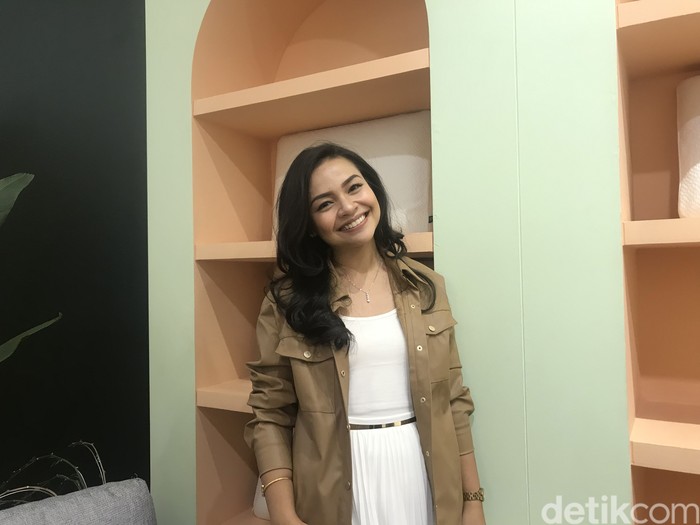 Tips Jadi Morning Person ala dr Reinita Arlin Bangun pagi disebut-sebut sebagai bagian dari gaya hidup banyak orang sukses. Bagi yang susah memulainya, dr Reinita Arlin membagikan beberapa triknya.