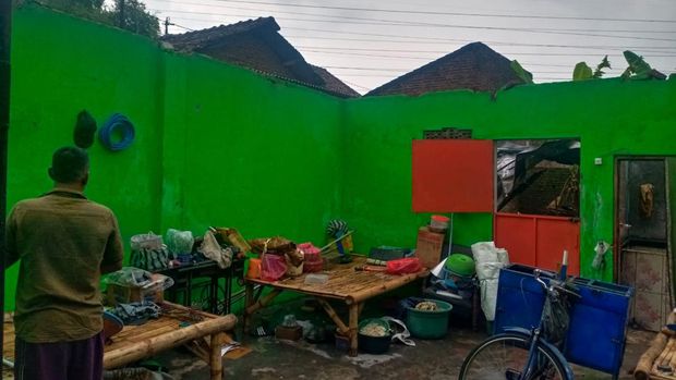 angin kencang di mojokerto