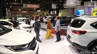 Tetapi menurut tim sales mobil, belum ada pembelian yang signifikan untuk kebutuhan mobil lebaran.  