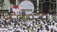  Presiden Joko Widodo menyampaikan pidato saat membuka Muktamar Rabithah Melayu-Banjar di Halaman Pendopo Bersinar, Kabupaten Tabalong, Kalimantan Selatan.