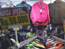 Jangan Langsung Pakai! Ini Cara Cuci Baju Thrifting yang Tepat Agar Tak Sakit Kulit