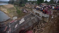 Insiden itu terjadi pada saat pemerintah Assam telah mengumumkan beberapa proyek infrastruktur, termasuk jalan layang, yang akan selesai tahun ini. Runtuhnya Jembatan Kapili menimbulkan pertanyaan tentang kualitas konstruksi dan keamanan proyek tersebut.  