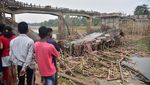 Penampakan Jembatan di India Runtuh, Padahal Baru Dibangun
