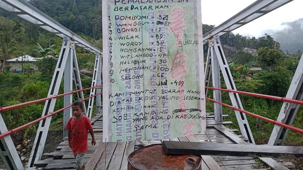Jembatan di Yalimo, Papua Pegunungan ditutup warga.