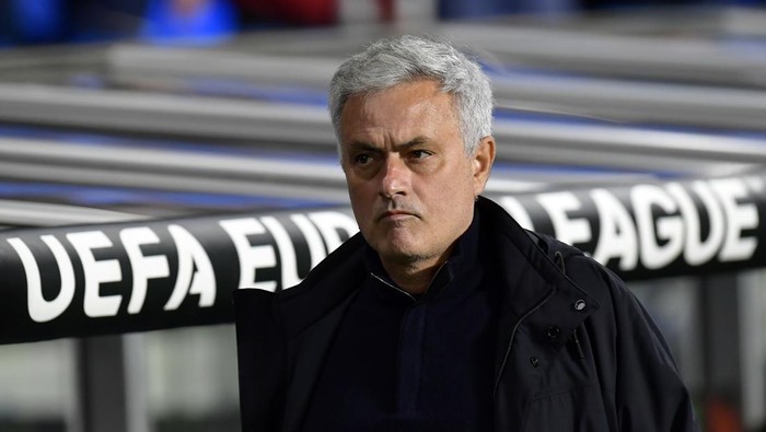 Romas head coach Jose Mourinho walks in his coaching zone during the Europa League round of 16 second leg soccer match between Real Sociedad and Roma at the Reale Arena in San Sebastian, Spain, Thursday, March 16, 2023. (AP Photo/Alvaro Barrientos)