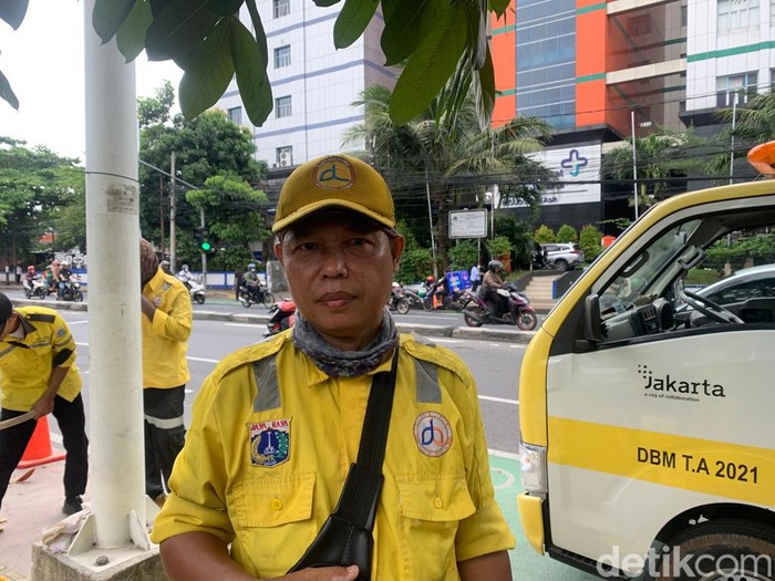 Ketua tim tugas Dinas Bina Marga DKI Jakarta, Ferry Ariyanto (49). (Mulia Budi/detikcom)