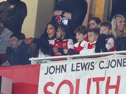 Foto: Momen Langka Kim Kardashian Nonton Liga Europa, Kutukan Buat Arsenal?