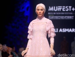8 Dress Cantik Elegan Karya Barli Asmara untuk Lebaran 2023