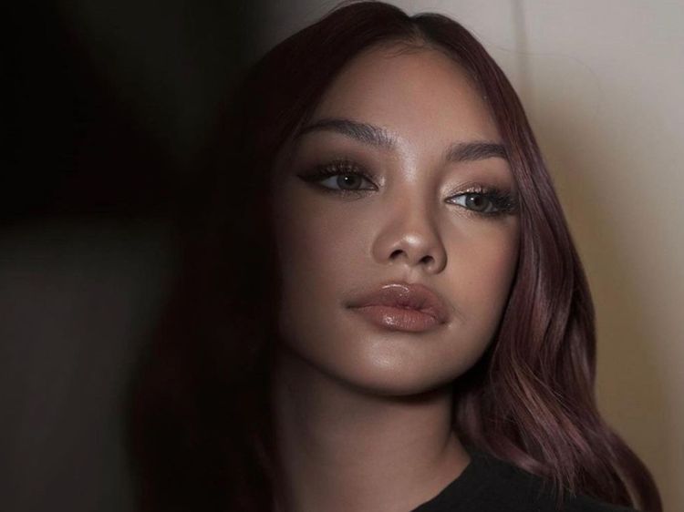 7 Potret Terbaru Naura Ayu yang Makin Cantik & Dewasa Hingga Disebut Unreal
