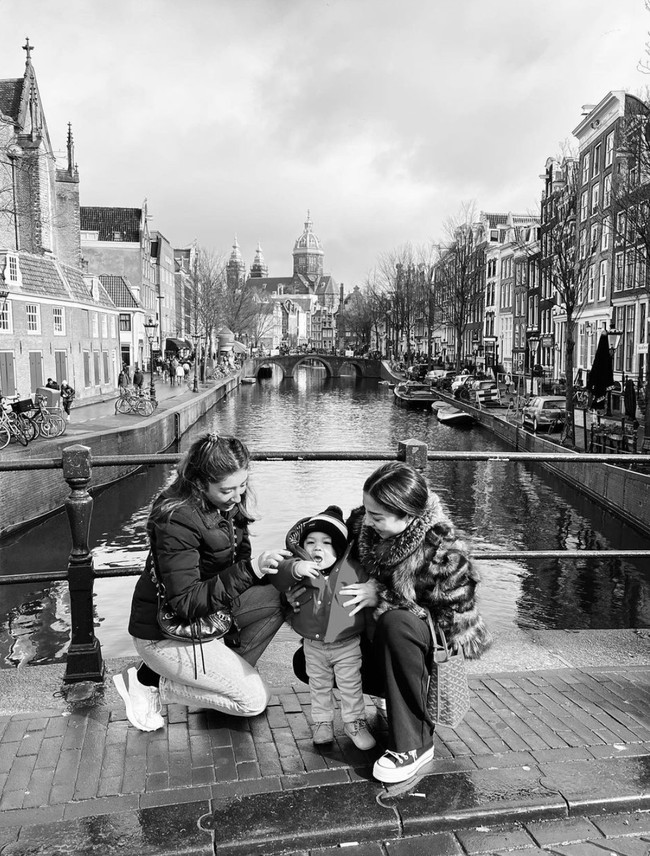 Tak hanya penampilan Nikita, penampilan baby Izz yang tampak semakin imut juga tak kalah mencuri atensi. Lihat saja ekspresi wajahnya satu ini yang tampak begitu menggemaskan. Foto: Instagram/@nikitawillyofficial94