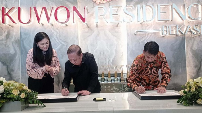 Pakuwon Group akan menghadirkan pengalaman baru berbelanja dan tempat hiburan yaitu Pakuwon Mall Bekasi. Pakuwon turut menggandeng Aeon Store.