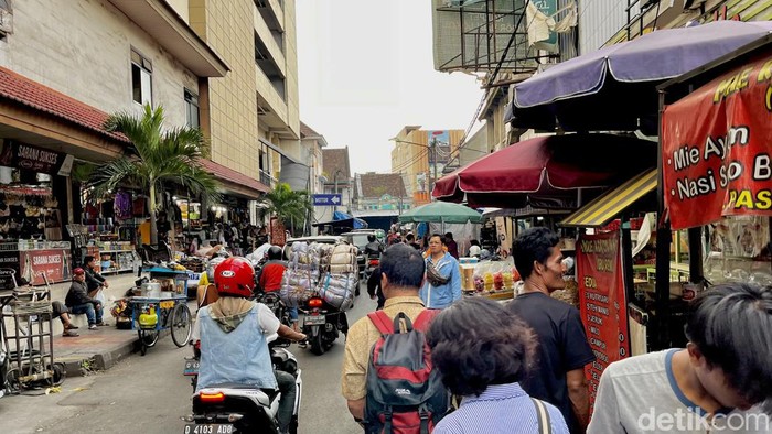 Pasar Baru dan Segala Keruwetannya