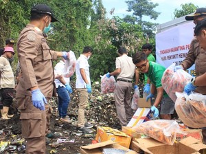 KKP Musnahkan 60 Kg Olahan Ikan Ilegal di Ternate