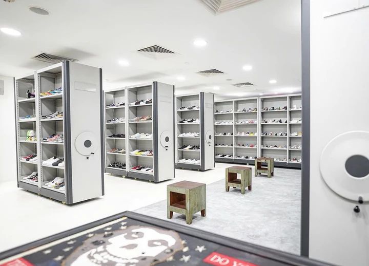Penyuka Sneakers Merapat! Nih Rekomendasi Tempat Belanja di Singapura