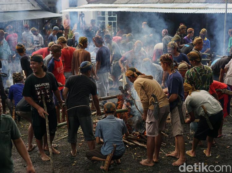 Uniknya Perlon Unggahan, Tradisi Anak Putu Banokeling Banyumas Sambut Puasa