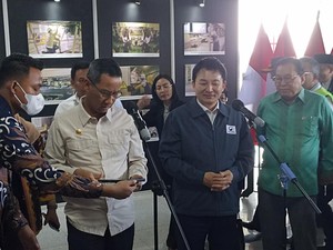 Heru Budi-Menteri Transportasi Korea Jajal LRT Rute Velodrome-Pegangsaan Dua