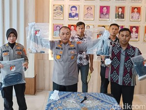 Polisi Geledah Rumah Perampok Bank di Lampung, Temukan Bong Sabu-Celurit