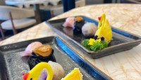 Dari kategori dimsum artisan, ada 4 jenis yang disajikan layaknya platter. Menu ini dibanderol Rp 105.000.