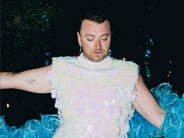 Sam Smith Pakai Rok Mini saat Ngedate Bareng Pacar Pria, Netizen