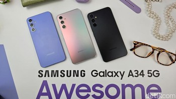 Galaxy A34 5G dapat dibeli secara online dan offline. Samsung menyediakan tiga pilihan warna, yakni silver, graphite dan awesome violet. Foto: Adi Fida Rahman/detikINET