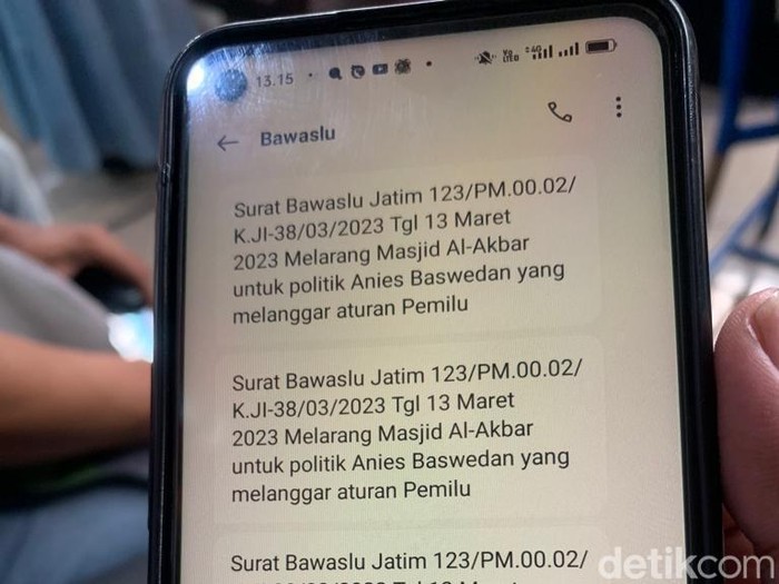 SMS Blast larangan kampanye Anies Baswedan di Masjid Al-Akbar Surabaya