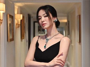 Song Hye Kyo & Han So Hee Pamer Poster Drakor Terbaru, Bikin Fans Heboh