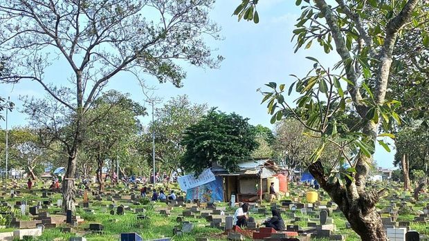 Suasana peziarah di TPU Menteng Pulo (Anggi-detikcom)