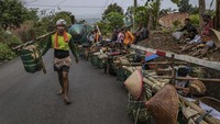 Keberadaan masyarakat adat Bonokeling tak bisa dilepaskan dari sosok Bonokeling. Konon Bonokeling adalah tokoh spiritual dari Kadipaten Pasir Luhur (sekarang wilayah Karanglewas, Banyumas).   