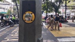 Merawat Toleransi di Tombol Lampu Merah Pejalan Kaki Bandung