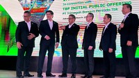 Presiden Direktur PT Trimegah Bangun Persada Tbk, Roy A. Arfandy menjelaskan, Perseroan berharap dapat meraup dana segar sekitar USD650 juta atau sekitar Rp 9,7 triliun untuk mendukung penyelesaian konstruksi proyek, menambah kapasitas produksi, melunasi sebagian pinjaman Perseroan, serta tambahan modal kerja Perseroan.