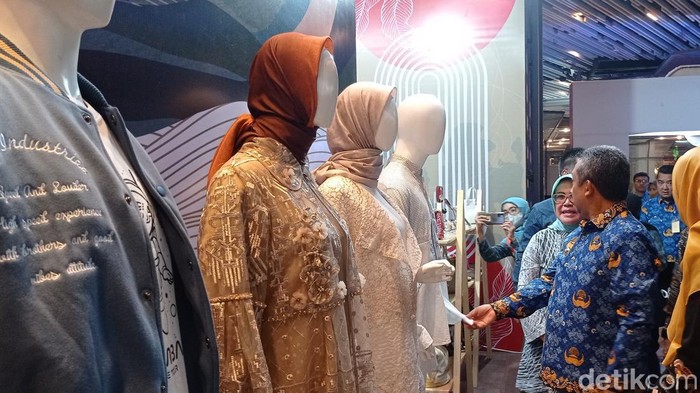 Walkot Bandung Yana Mulyana hadiri peresmian Pasar Kreatif Bandung