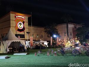 Pak Hoegeng Belum Selesai, Cita-cita Polisi dalam Sebuah Lukisan